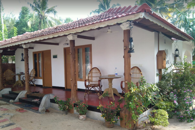 Romantic Candle Light Dinner And Beach Stay